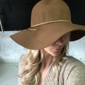 Nine West wide brim hat